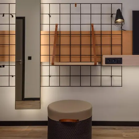 Отель Moxy Oriente Лиссабон