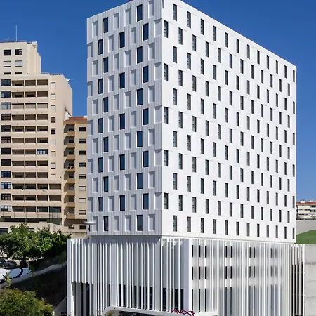 Ξενοδοχείο Moxy Oriente