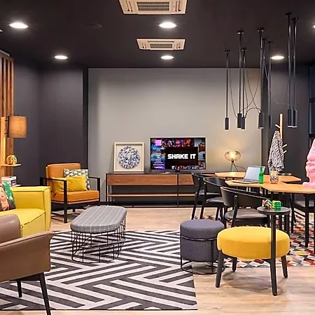 Moxy Oriente