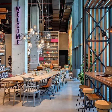 Hotel Moxy Oriente 3*